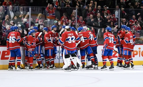 Scoop concernant deux &eacute;changes &agrave; venir chez le Canadien: &ccedil;a brasse dans le bureau &agrave; Kent Hughes