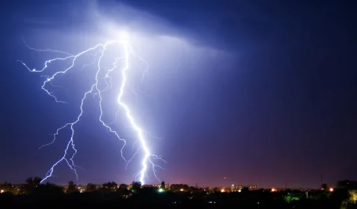 Alerte m&eacute;t&eacute;o majeure sur le Qu&eacute;bec et risque de tornade