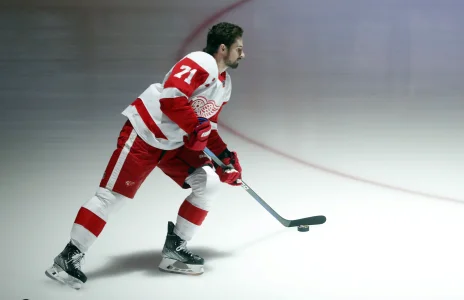 New team and details suddenly emerge on the Dylan Larkin trade front