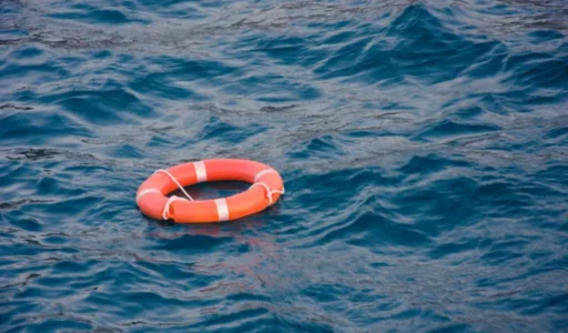 Naufrage : un bateau coule, des dizaines de personnes sont port&eacute;es disparues ou d&eacute;c&eacute;d&eacute;es