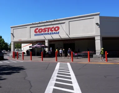 Les clients se ruent chez Costco apr&egrave;s l'annonce d'un rabais monstre