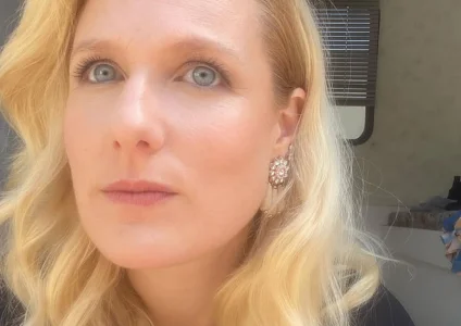 Marie-Soleil Dion prend la pose avec Katherine Levac et elle fait une grande annonce