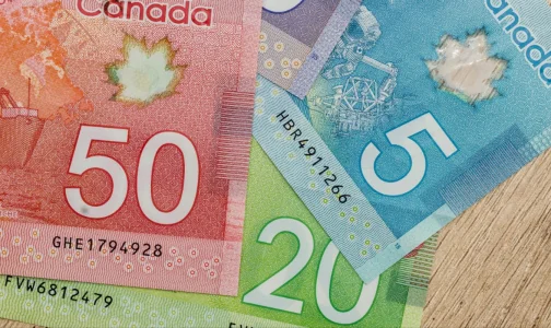 Vérifiez votre compte : un versement arrive pour de nombreux Québécois Vérifiez votre compte : un versement arrive pour de nombreux Québécois