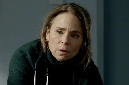 Suzanne Cl&eacute;ment change compl&egrave;tement de look et elle est difficile &agrave; reconna&icirc;tre