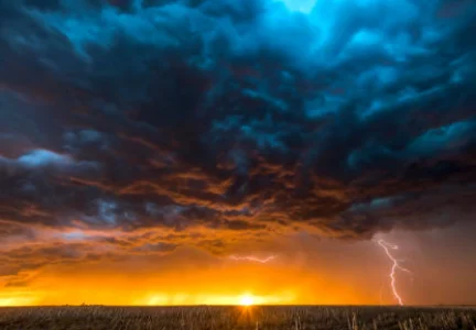 Des orages violents menacent plusieurs r&eacute;gions du Qu&eacute;bec dimanche