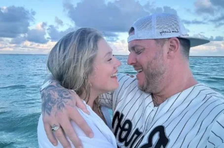 Une annonce concernant Brithany Marcotte et Mathieu Baron retient l'attention