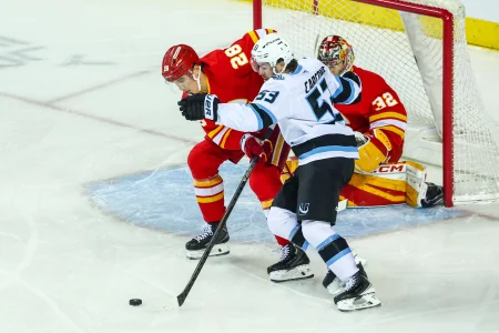Grosse acquisition de Kent Hughes : un Zach Whitecloud d&eacute;barque avec le Canadien