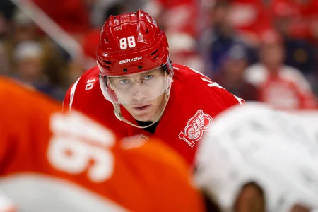 Signing Patrick Kane would force a tough decision the Maple Leafs are not talking about