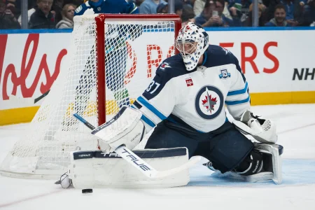 Connor Hellebuyck trade with one specific team is back on after Elliotte Friedman's report
