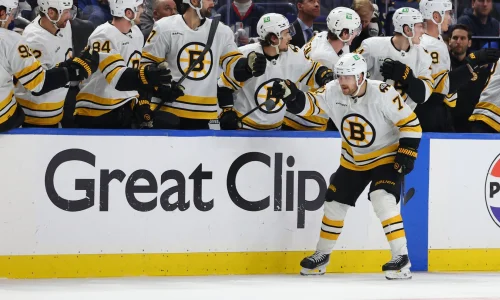 Viktor Arvidsson signs with Red Wings