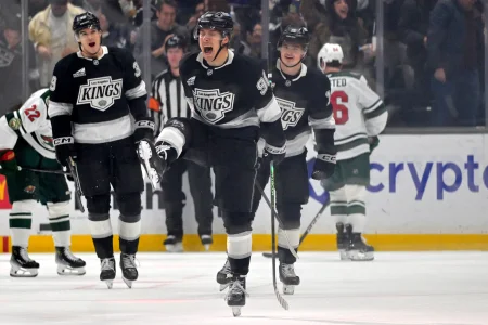 Penguins sign former Kings forward to a $5 million contract