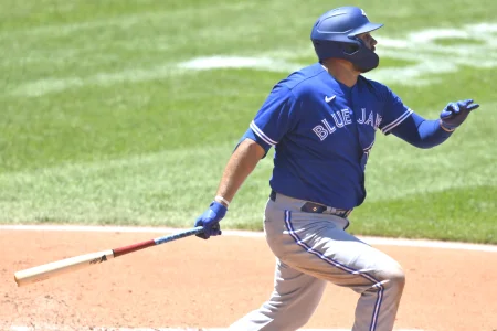 Blue Jays looking to bring back beloved infielder