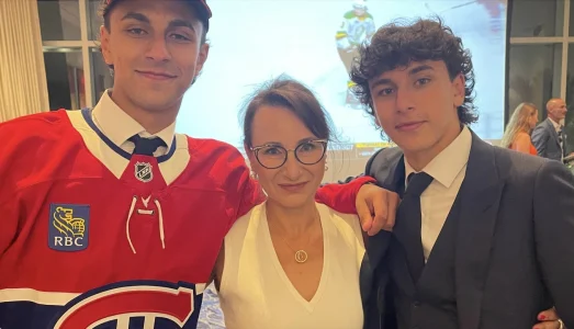 La v&eacute;ritable raison derri&egrave;re la d&eacute;cision de Michael Hage de retourner &agrave; l'universit&eacute; est d&eacute;voil&eacute;e par sa m&egrave;re