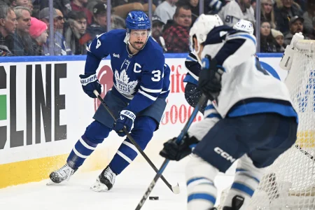 Auston Matthews looks like himself again in new offseason footage