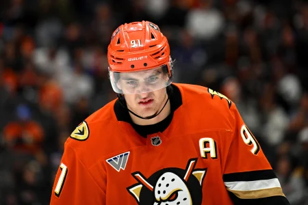 Mar 30, 2026; Anaheim, California, USA; Anaheim Ducks center Leo Carlsson (91) reacts before the first overtime period against the Toronto Maple Leafs at Honda Center. Mar 30, 2026; Anaheim, California, USA; Anaheim Ducks center Leo Carlsson (91) reacts before the first overtime period against the Toronto Maple Leafs at Honda Center.