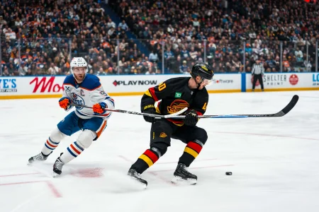 Stan Bowman set to explore trade with the Canucks according to Oilers insider