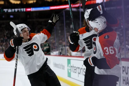 Leafs sign 24-year-old former Flyers defenseman in free agency
