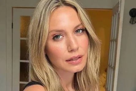 Magalie L&eacute;pine-Blondeau rayonnante en vacances et sa photo fait beaucoup jaser