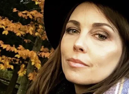 Maxim Roy est &agrave; couper le souffle avec son superbe haut en dentelle