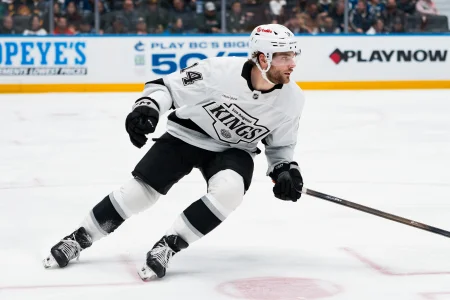 21-goal scoring power forward of the Los Angeles Kings linked to Canadian team