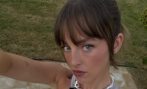 Une nouvelle photo d'Alicia Moffet avec son chum fait fortement r&eacute;agir