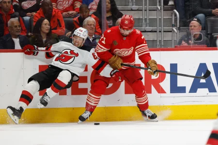 Dylan Larkin reportedly refused trades to three separate teams