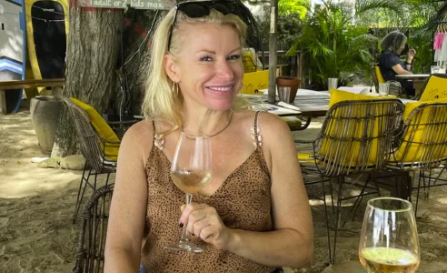 Cathy Gauthier pose avec son amoureux et la rumeur est d&eacute;sormais officielle