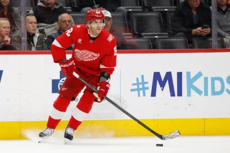 Patrick Kane reveals to Chris Chelios the two teams he's deciding between
