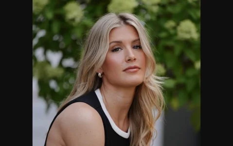 Eugenie Bouchard fait tourner les t&ecirc;tes avec un maillot de luxe en Italie
