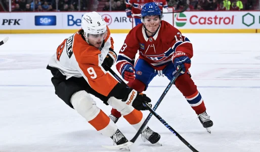 4 novembre 2025 ; Montréal, Québec, Canada ; Le défenseur des Flyers de Philadelphie, Jamie Drysdale (9), défend la rondelle face à lailier droit des Canadiens de Montréal, Cole Caufield (13), au cours de la deuxième période au Centre Bell. 4 novembre 2025 ; Montréal, Québec, Canada ; Le défenseur des Flyers de Philadelphie, Jamie Drysdale (9), défend la rondelle face à lailier droit des Canadiens de Montréal, Cole Caufield (13), au cours de la deuxième période au Centre Bell.