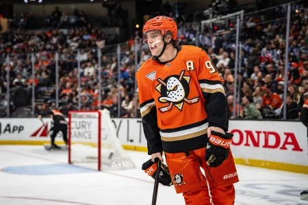 After Leo Carlsson accepted offer sheet, another Ducks player demands same salary