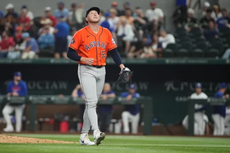 Beloved former Blue Jays pitcher let go by the Astros