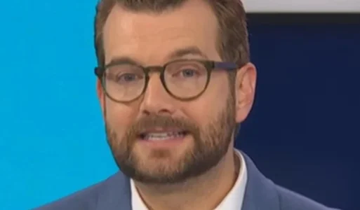 Cet animateur de TVA Nouvelles partage sa vie avec une actrice tr&egrave;s appr&eacute;ci&eacute;e des Qu&eacute;b&eacute;cois.
