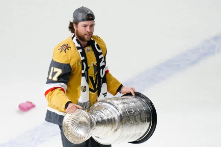 Fan favorite reunion emerges as Canucks option with agents calling Vancouver