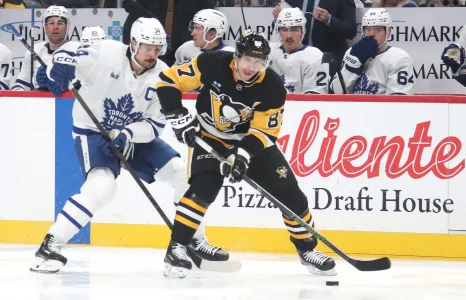 Sidney Crosby's longtime trainer made some stunning comments about John Chayka and the Leafs