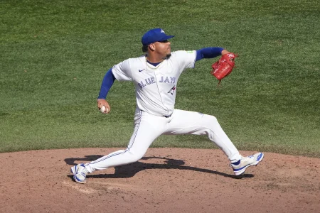 Blue Jays expected to lose pitcher in the next 24 hours due to unfortunate roster move