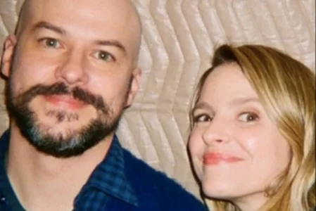 Marc-Andr&eacute; Grondin confirme la nouvelle concernant son couple avec Sarah-Jeanne Labrosse