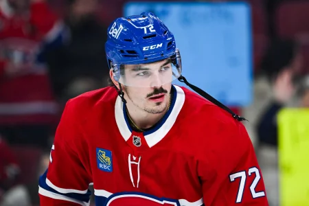 Avenir incertain d'Arber Xhekaj &agrave; Montr&eacute;al : un entra&icirc;neur du Canadien brise le silence
