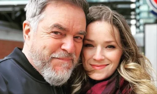 Andr&eacute;e Watters sort et confirme la nouvelle concernant son couple avec Sylvain Cossette