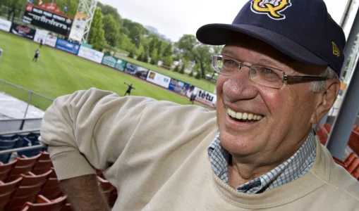 Jacques Doucet, la voix des Expos, séteint à 86 ans,