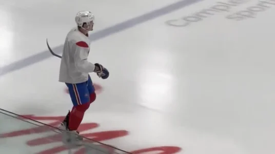 Le défenseur du Canadien de Montréal, Arber Xhekaj, en direct de Brossard.