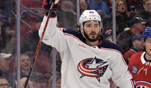 25 mars 2023; Montréal, Québec, Canada; Lattaquant des Blue Jackets de Columbus, Kirill Marchenko (86), célèbre son but contre les Canadiens de Montréal en première période au Centre Bell.