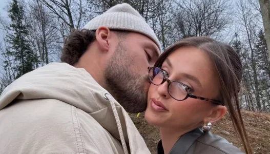 Fred Robichaud proc&egrave;de &agrave; une annonce &agrave; propos de sa relation avec Alicia Moffet