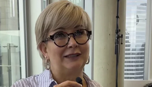Nathalie Simard change compl&egrave;tement de look et elle est difficile &agrave; reconna&icirc;tre