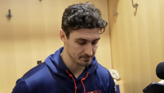 Le nouvel attaquant du Canadien de Montréal, Chris Kreider, en point de presse daprès-match.