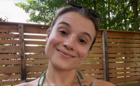 Claudie Mercier serait-elle en couple? Une nouvelle vid&eacute;o d'elle en bonne compagnie fait r&eacute;agir