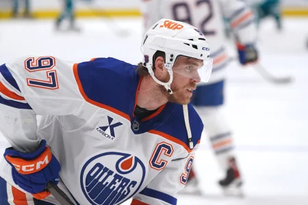 Connor McDavid responds after Mike Babcock is extremely unhappy with Oilers practice
