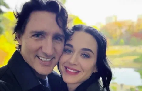 Au coeur des rumeurs, Katy Perry pose avec Justin Trudeau pour faire une grande annonce
