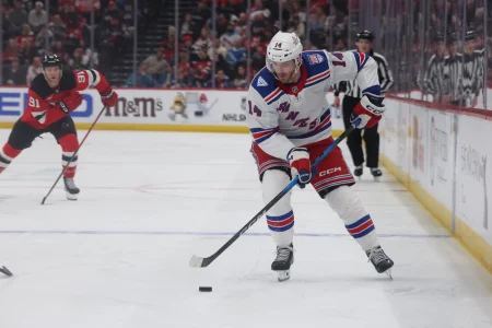 70 players placed on waivers on day before NHL rosters are finalized
