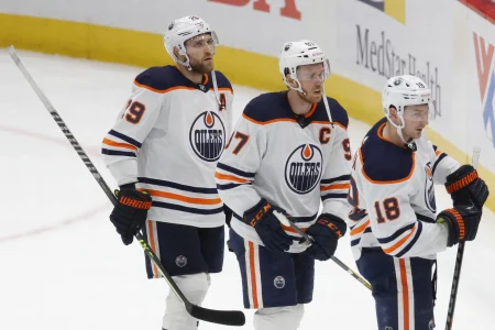 Edmonton Oilers lose first-line player to injury, forcing a massive shakeup up front